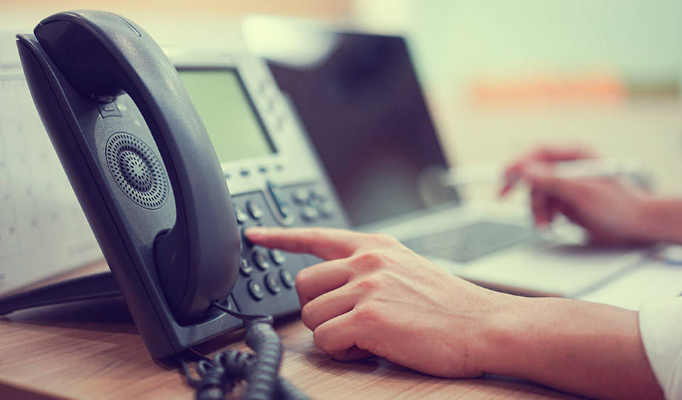 Telefonía IP vs. línea fija: qué le conviene a tu empresa